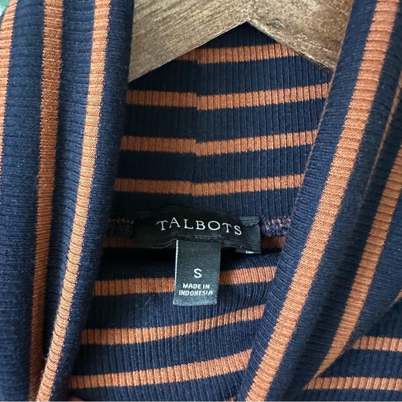 Talbots striped turtleneck with puffed shoulders. Navy/Brown. Size small. - Picture 5 of 8